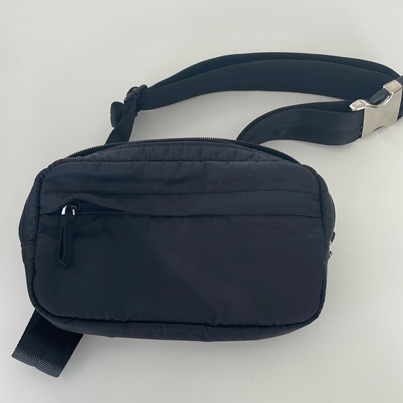 Aritzia Main Character Belt Bag - Picture 2 of 4